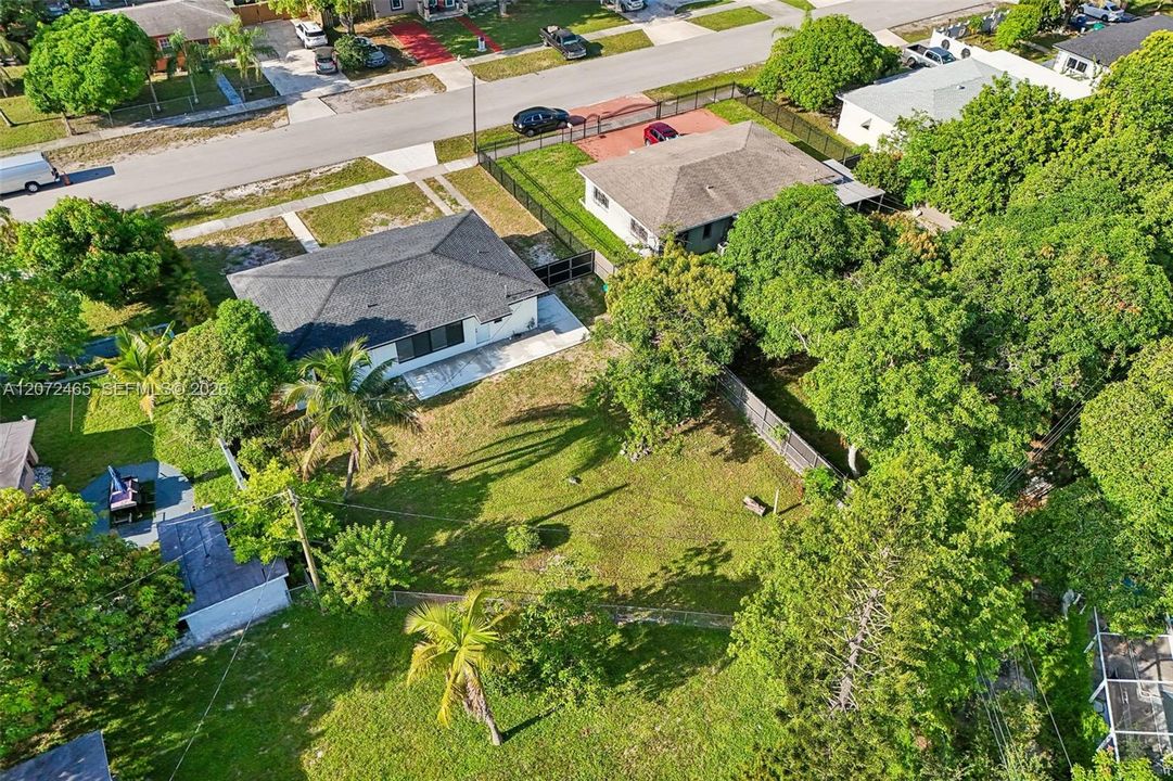 For Sale: $575,000 (3 beds, 2 baths, 1192 Square Feet)