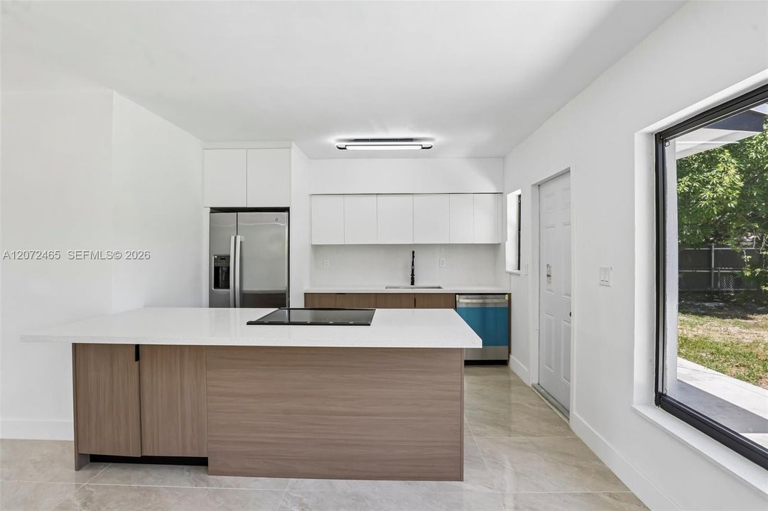 For Sale: $575,000 (3 beds, 2 baths, 1192 Square Feet)
