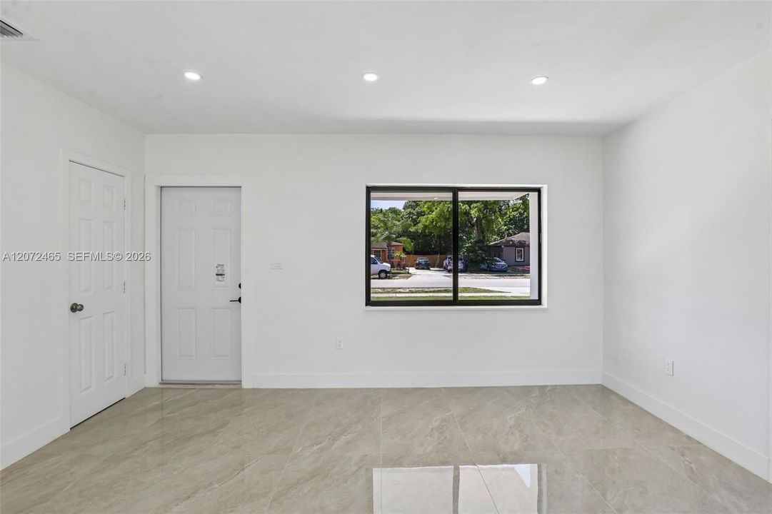 For Sale: $575,000 (3 beds, 2 baths, 1192 Square Feet)
