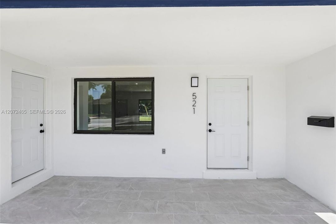 For Sale: $575,000 (3 beds, 2 baths, 1192 Square Feet)
