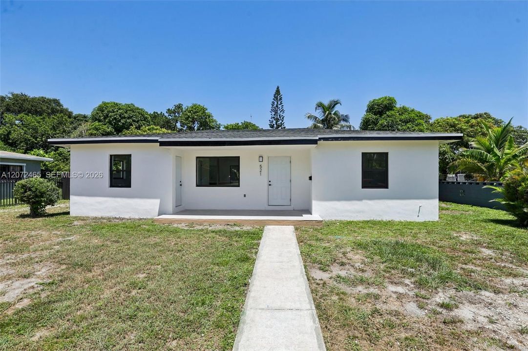 For Sale: $575,000 (3 beds, 2 baths, 1192 Square Feet)