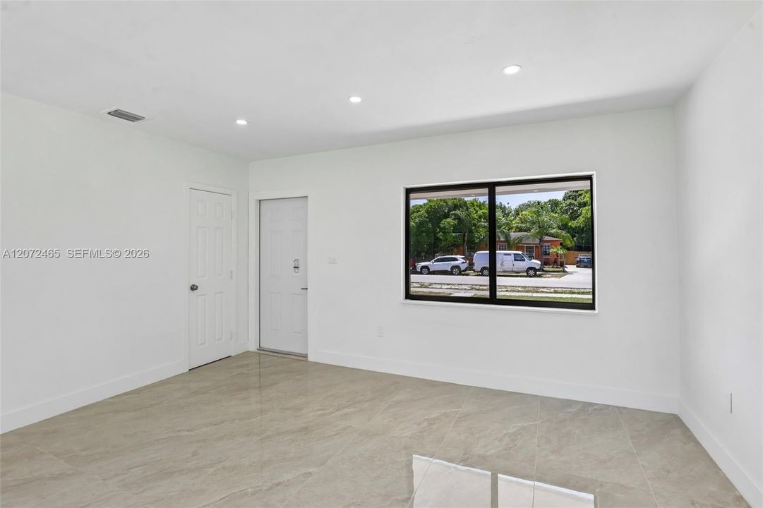 For Sale: $575,000 (3 beds, 2 baths, 1192 Square Feet)