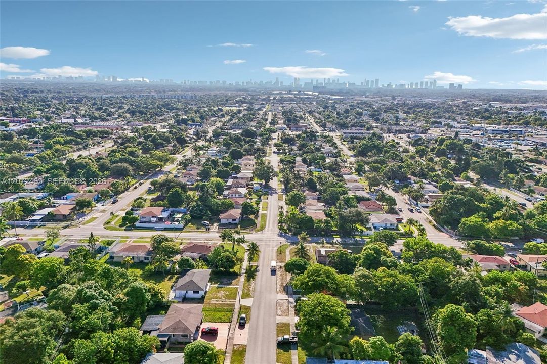 For Sale: $575,000 (3 beds, 2 baths, 1192 Square Feet)