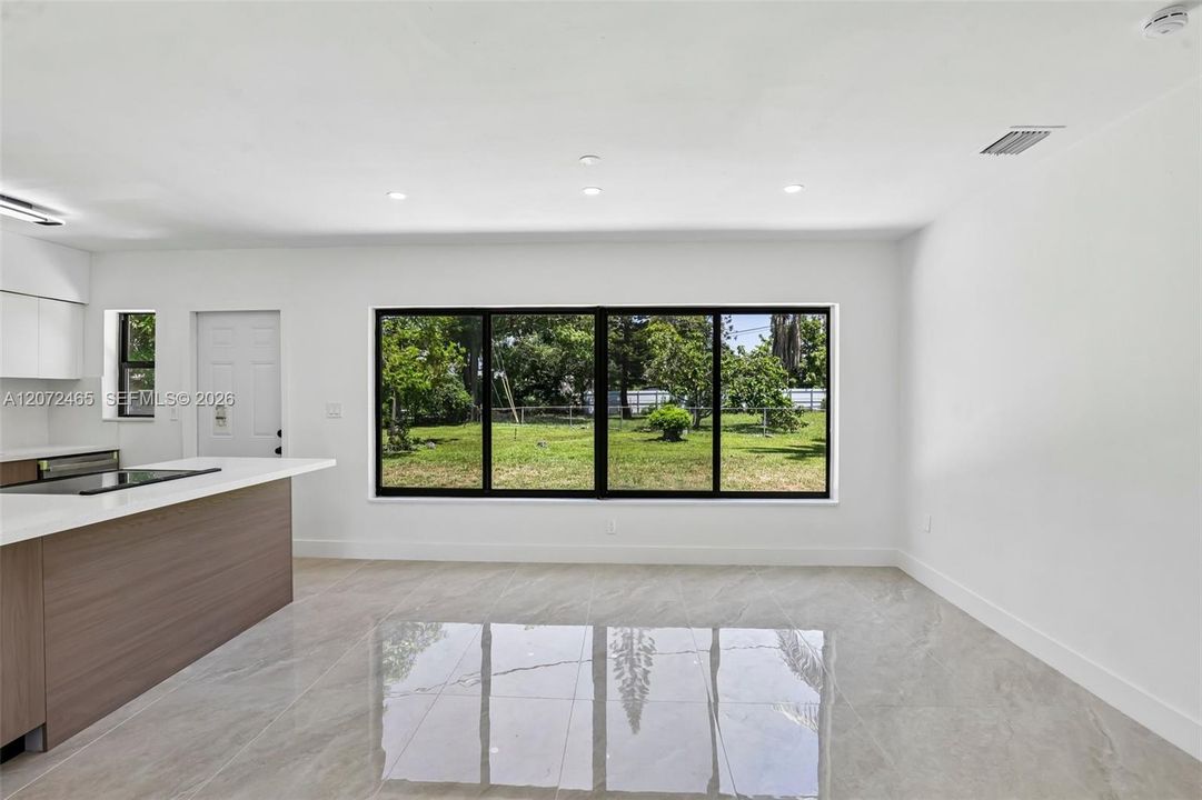 For Sale: $575,000 (3 beds, 2 baths, 1192 Square Feet)