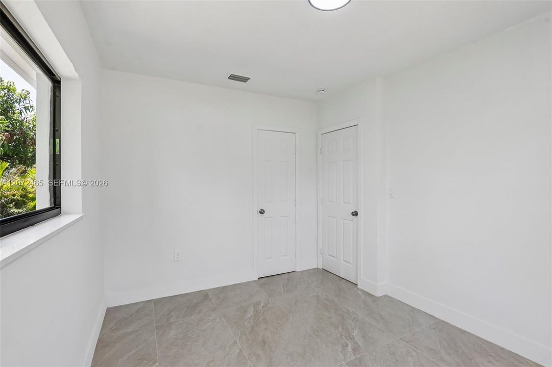 For Sale: $575,000 (3 beds, 2 baths, 1192 Square Feet)