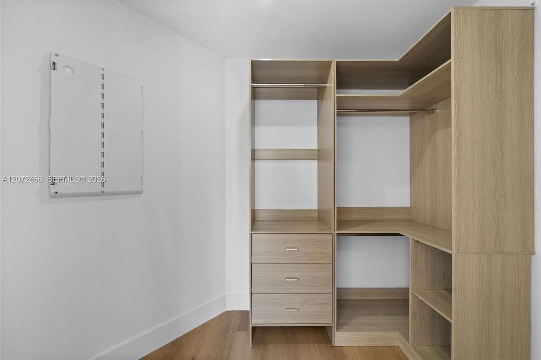 В аренду: $2,357 (1 спален, 1 ванн, 707 Квадратных фут)