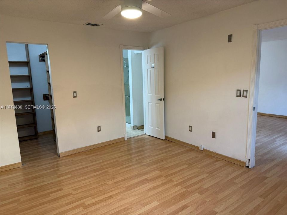 For Sale: $285,000 (3 beds, 2 baths, 1125 Square Feet)