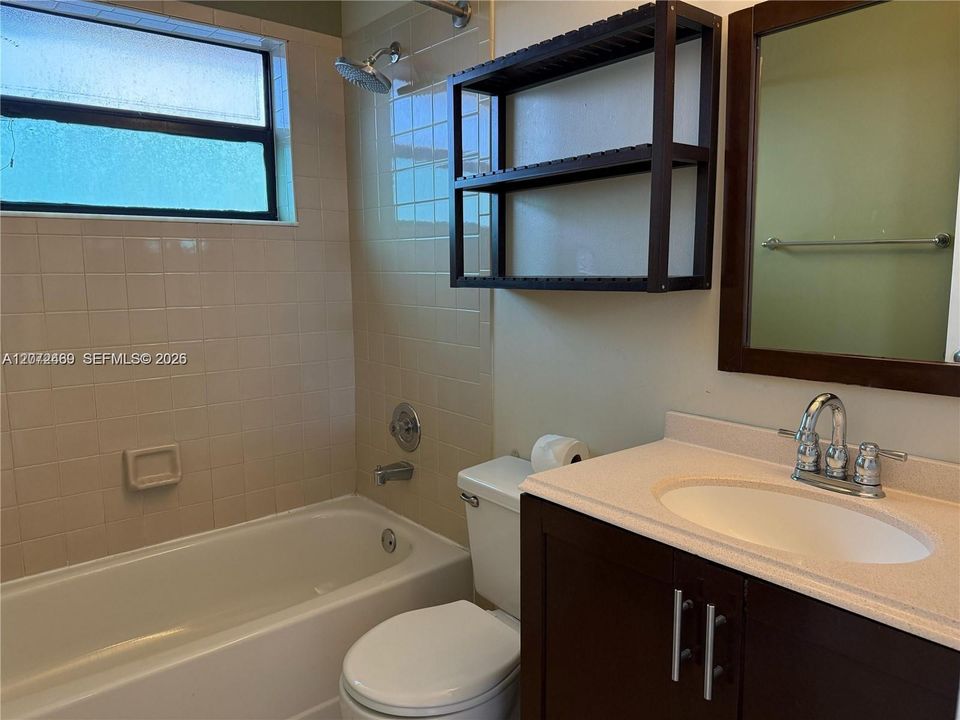 For Sale: $285,000 (3 beds, 2 baths, 1125 Square Feet)