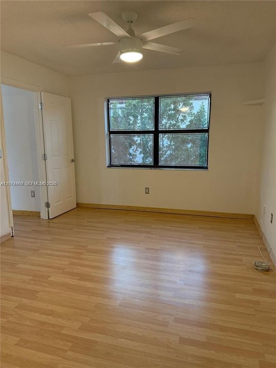 For Sale: $285,000 (3 beds, 2 baths, 1125 Square Feet)