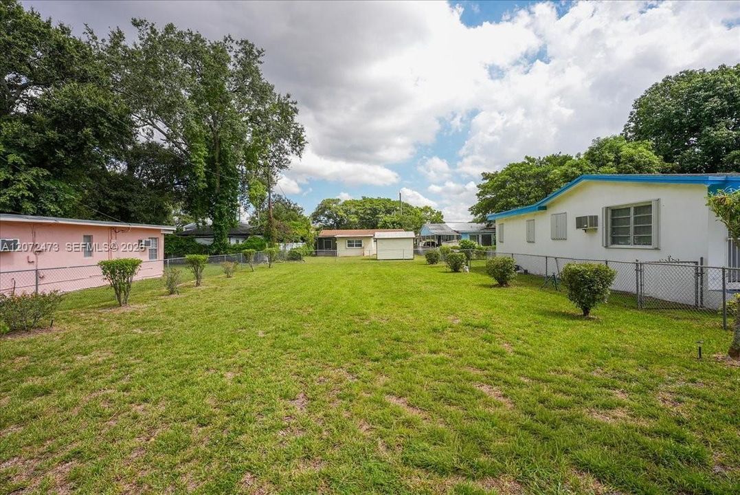 En Venta: $360,000 (0.12 acres)