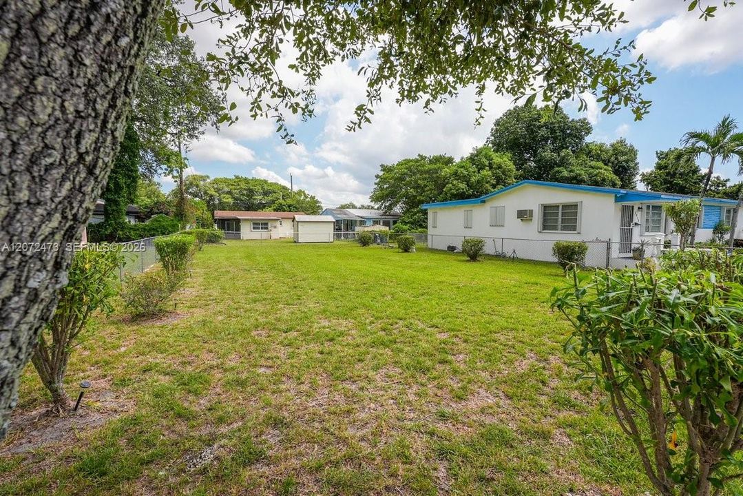 En Venta: $360,000 (0.12 acres)