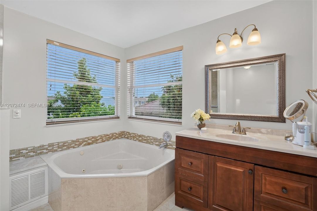 For Sale: $724,999 (4 beds, 3 baths, 2213 Square Feet)