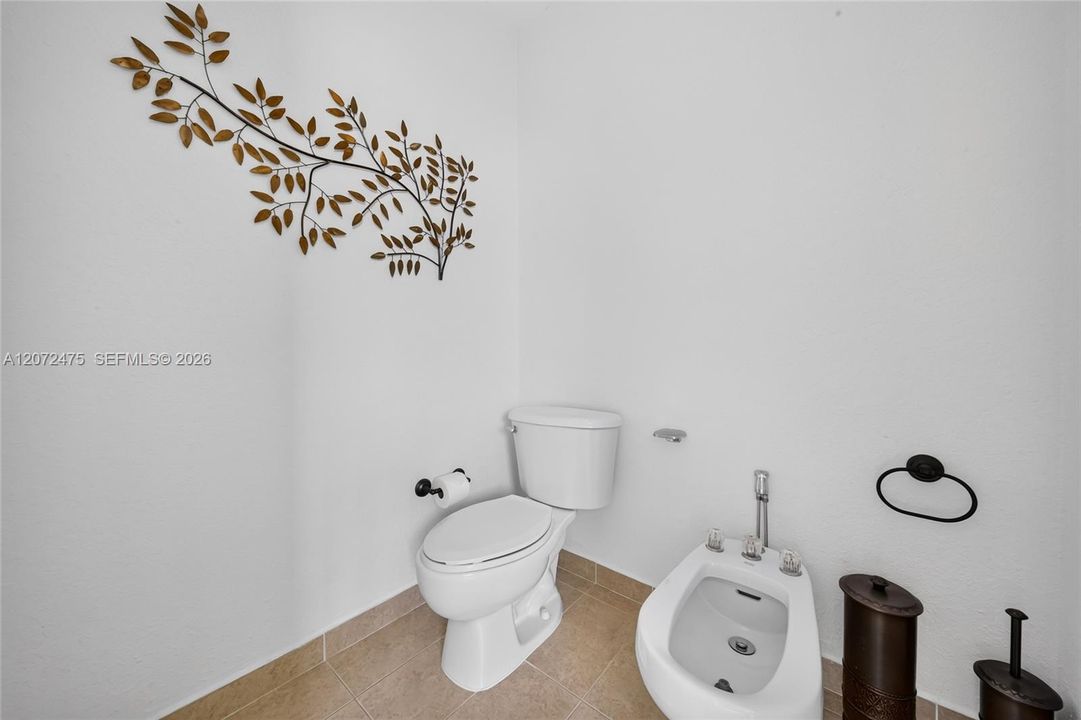 En Venta: $825,000 (4 camas, 4 baños, 2830 Pies cuadrados)