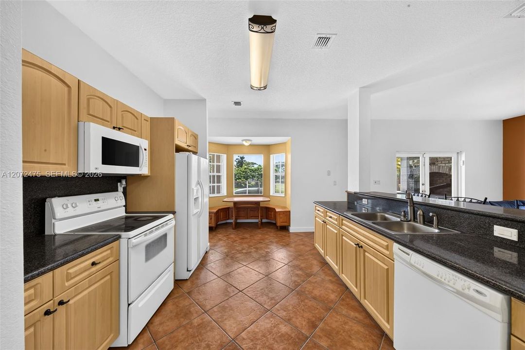 En Venta: $825,000 (4 camas, 4 baños, 2830 Pies cuadrados)
