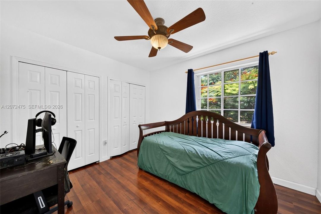 En Venta: $825,000 (4 camas, 4 baños, 2830 Pies cuadrados)