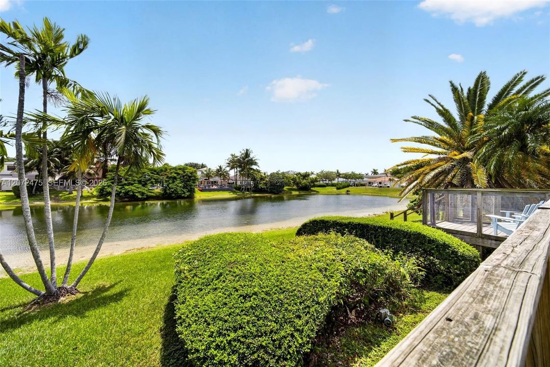 En Venta: $825,000 (4 camas, 4 baños, 2830 Pies cuadrados)