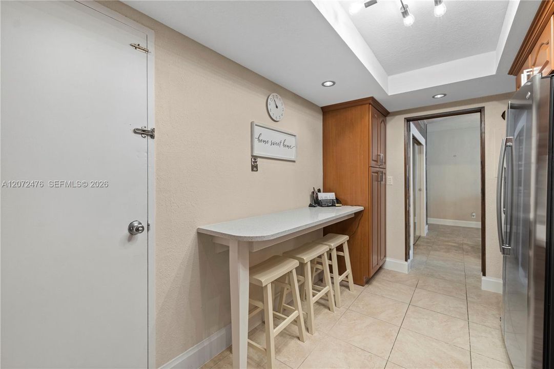 В аренду: $2,800 (1 спален, 1 ванн, 950 Квадратных фут)