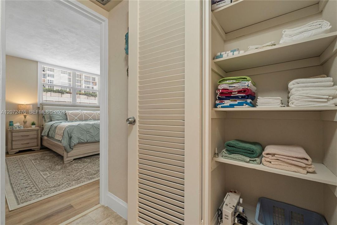 В аренду: $2,800 (1 спален, 1 ванн, 950 Квадратных фут)