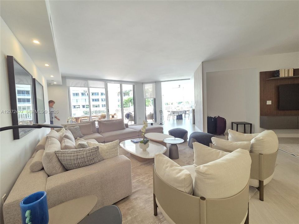 В аренду: $17,000 (3 спален, 3 ванн, 2470 Квадратных фут)