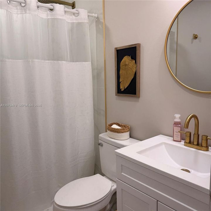For Sale: $700,000 (5 beds, 3 baths, 1847 Square Feet)