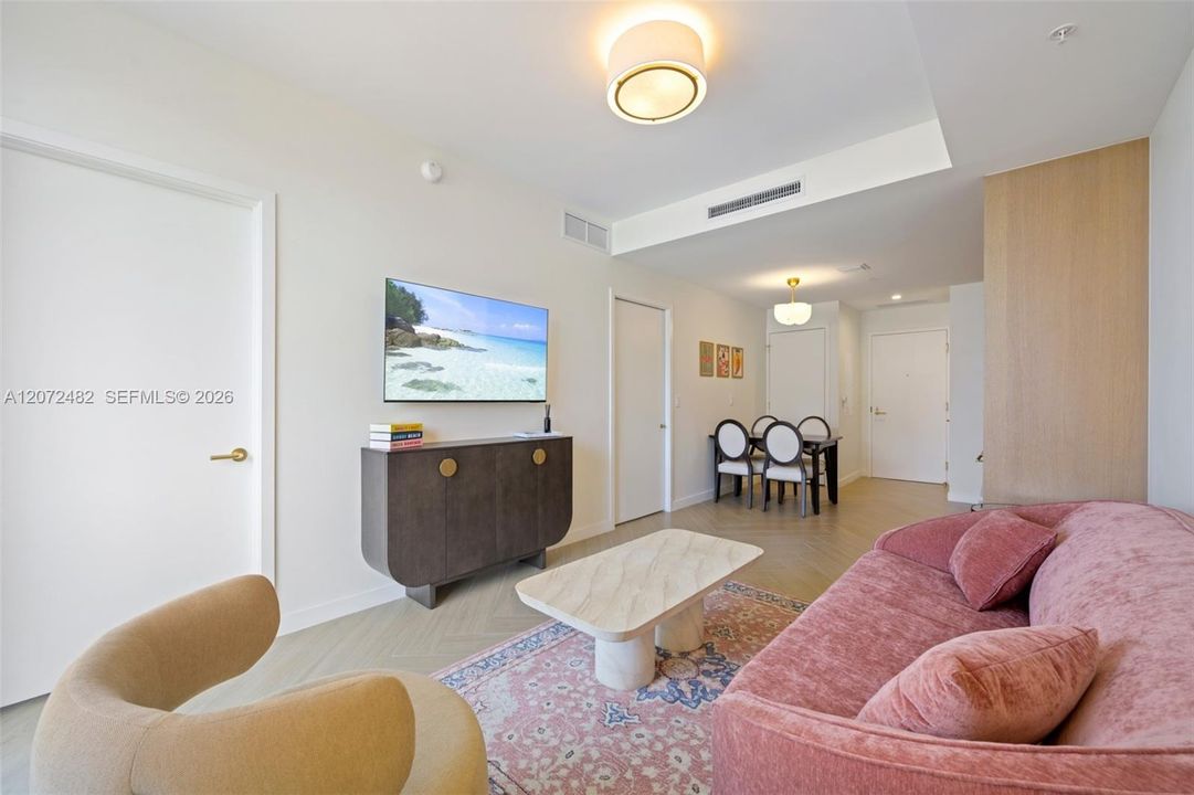 В аренду: $4,000 (1 спален, 1 ванн, 528 Квадратных фут)