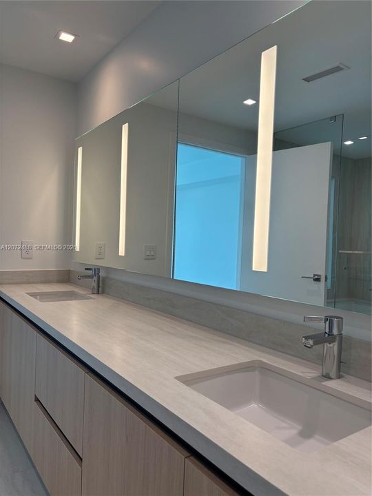 For Rent: $9,000 (2 beds, 3 baths, 1481 Square Feet)