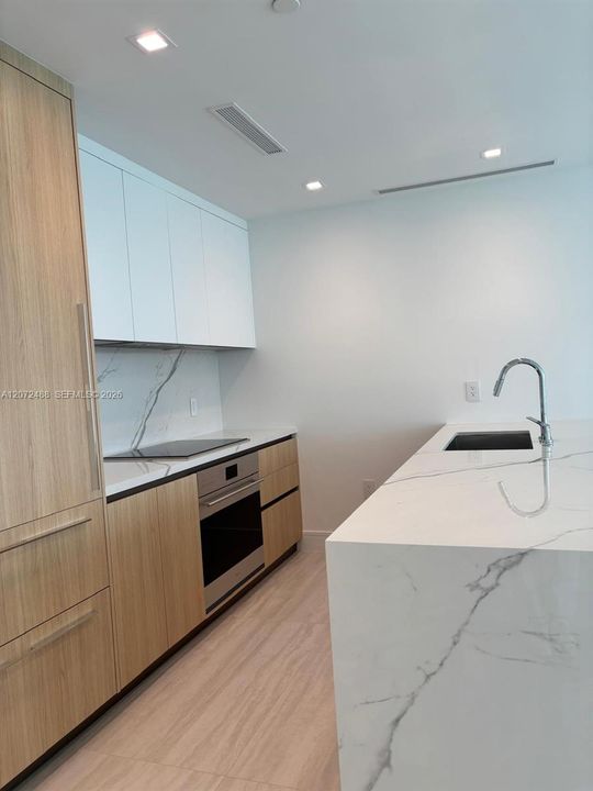 For Rent: $9,000 (2 beds, 3 baths, 1481 Square Feet)