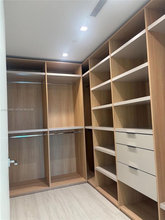 For Rent: $9,000 (2 beds, 3 baths, 1481 Square Feet)
