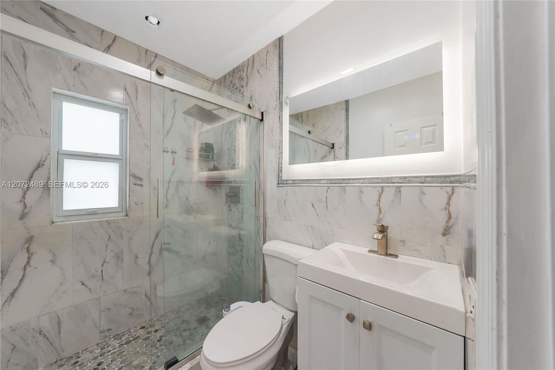 На продажу: $449,000 (4 спален, 2 ванн, 1255 Квадратных фут)