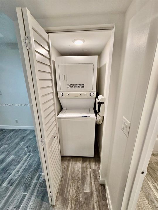 For Rent: $2,500 (2 beds, 2 baths, 936 Square Feet)