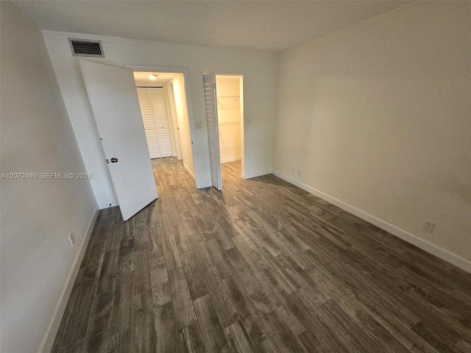 For Rent: $2,500 (2 beds, 2 baths, 936 Square Feet)
