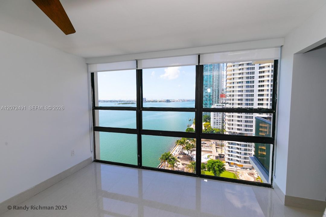 For Sale: $398,000 (1 beds, 1 baths, 757 Square Feet)