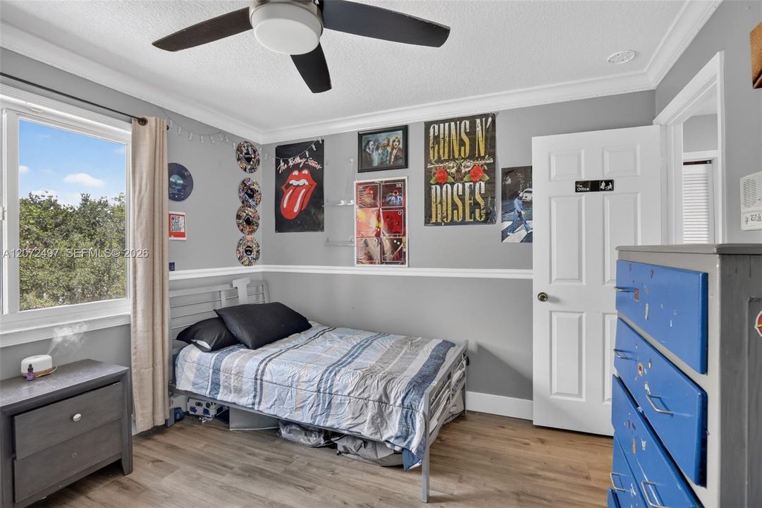 For Sale: $849,900 (4 beds, 3 baths, 2078 Square Feet)