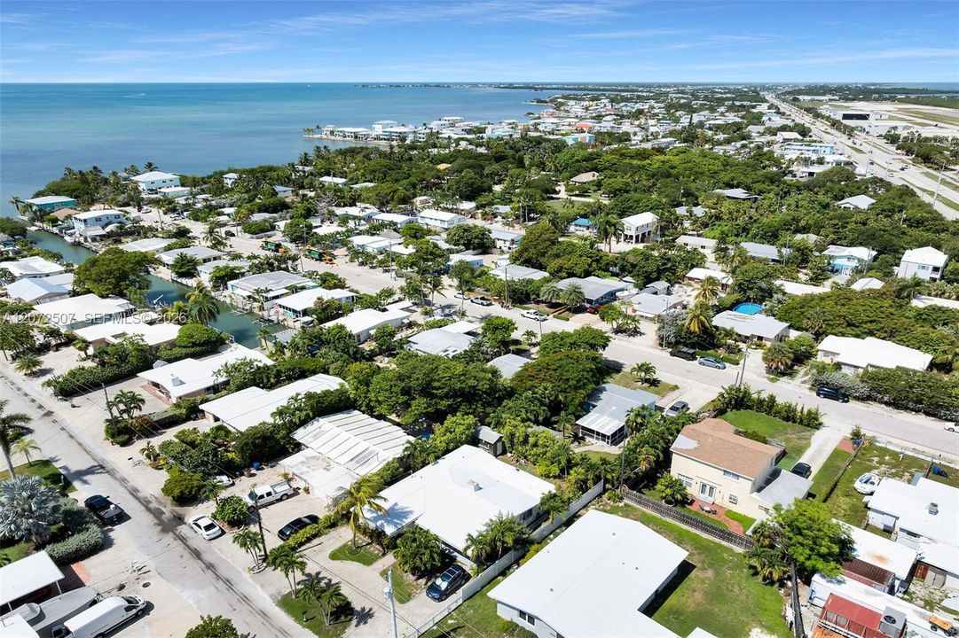 For Sale: $525,000 (2 beds, 1 baths, 1046 Square Feet)