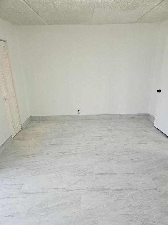 MasterBedroom4