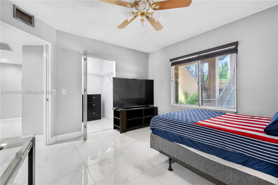 For Sale: $275,000 (2 beds, 2 baths, 1533 Square Feet)