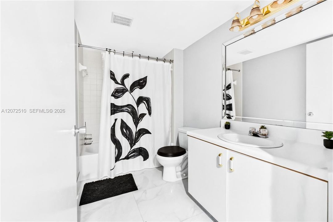 For Sale: $275,000 (2 beds, 2 baths, 1533 Square Feet)