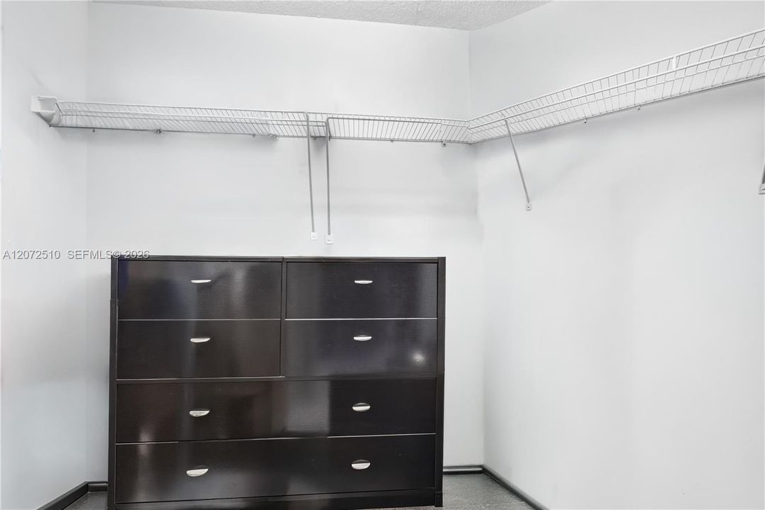 For Sale: $275,000 (2 beds, 2 baths, 1533 Square Feet)