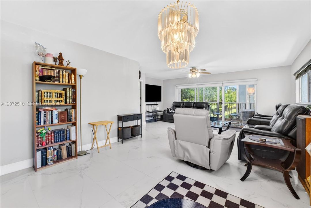 For Sale: $275,000 (2 beds, 2 baths, 1533 Square Feet)