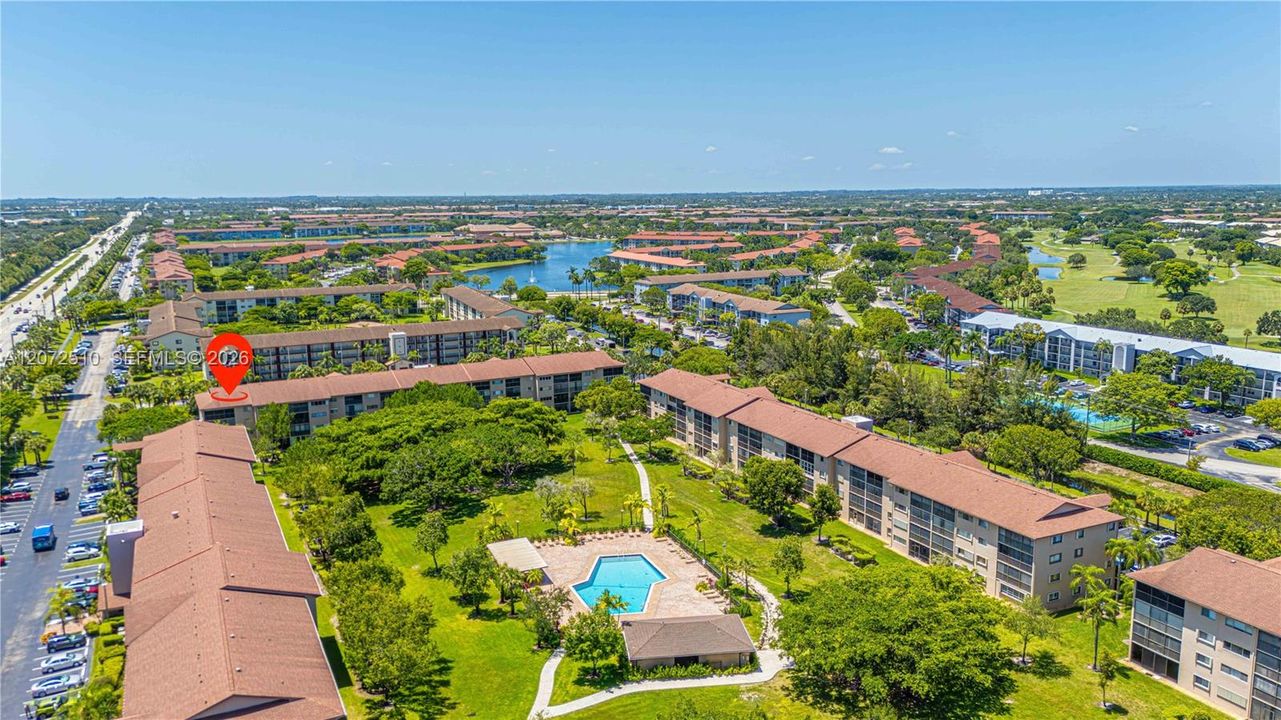 For Sale: $275,000 (2 beds, 2 baths, 1533 Square Feet)