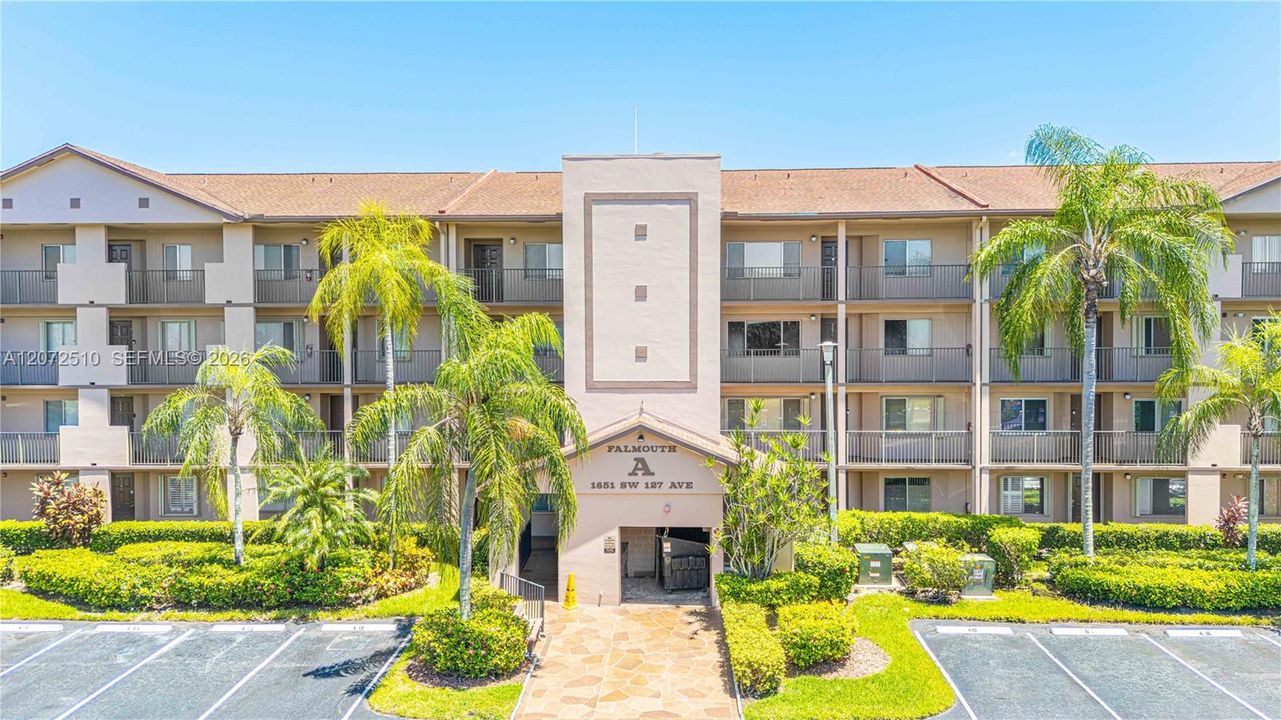 For Sale: $275,000 (2 beds, 2 baths, 1533 Square Feet)