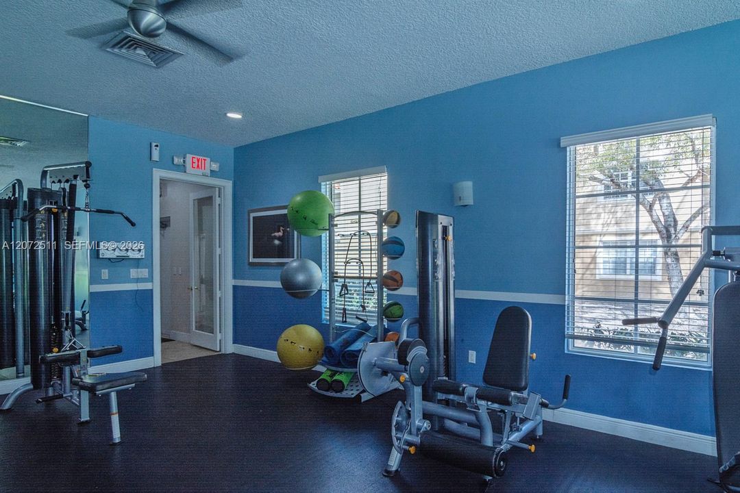 For Rent: $2,200 (2 beds, 2 baths, 1130 Square Feet)