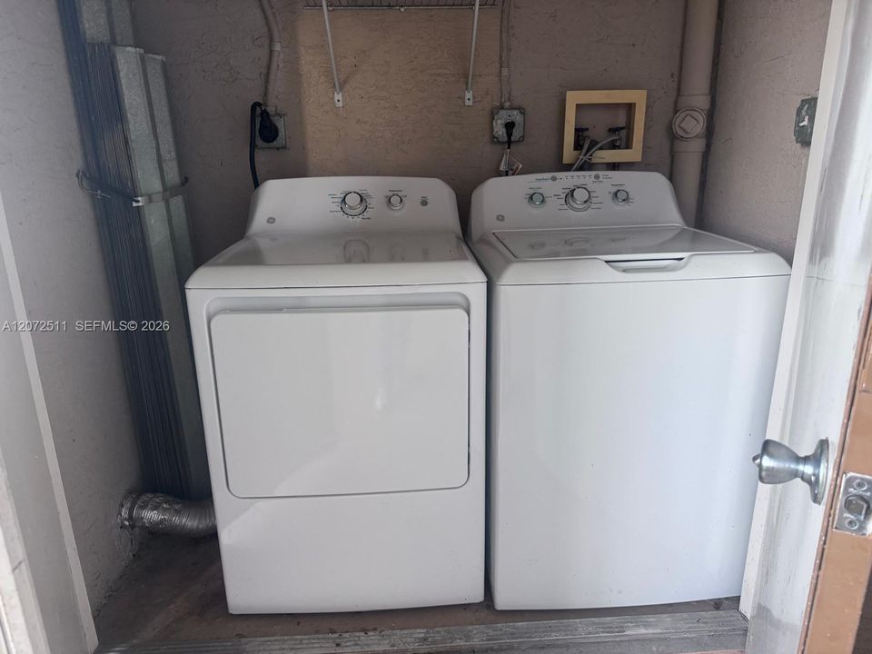 For Rent: $2,200 (2 beds, 2 baths, 1130 Square Feet)