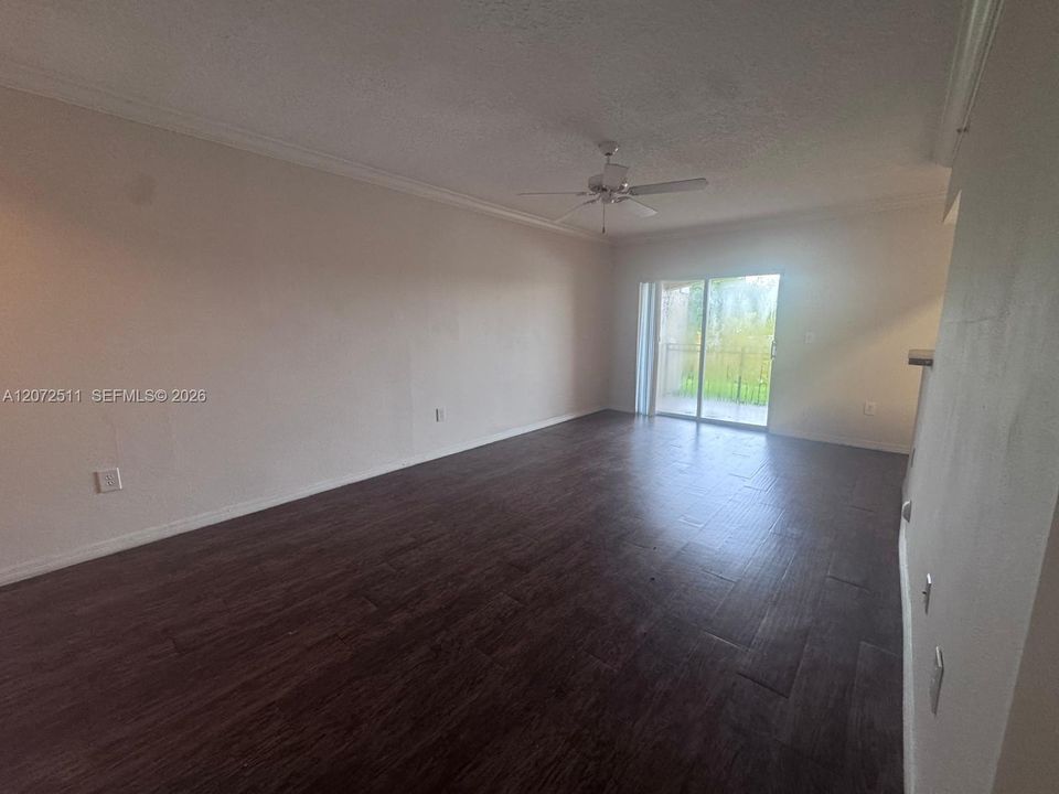 For Rent: $2,200 (2 beds, 2 baths, 1130 Square Feet)