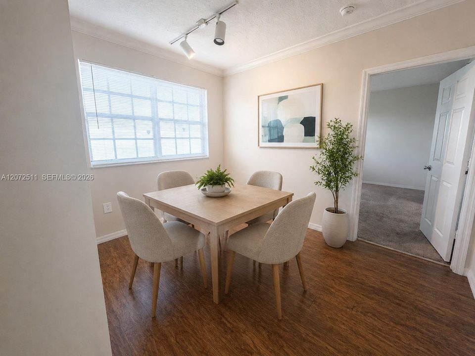 For Rent: $2,200 (2 beds, 2 baths, 1130 Square Feet)