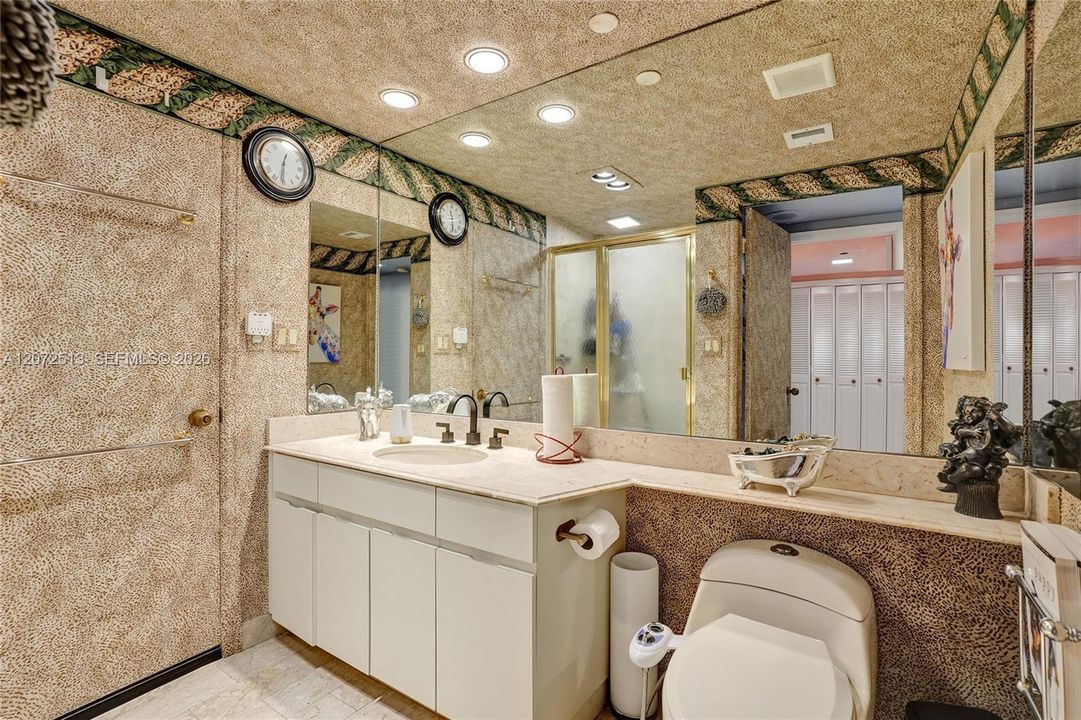 En Venta: $330,000 (2 camas, 2 baños, 1638 Pies cuadrados)