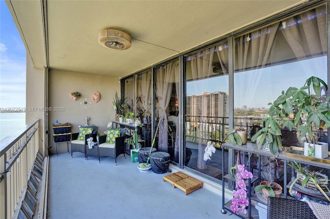 En Venta: $330,000 (2 camas, 2 baños, 1638 Pies cuadrados)