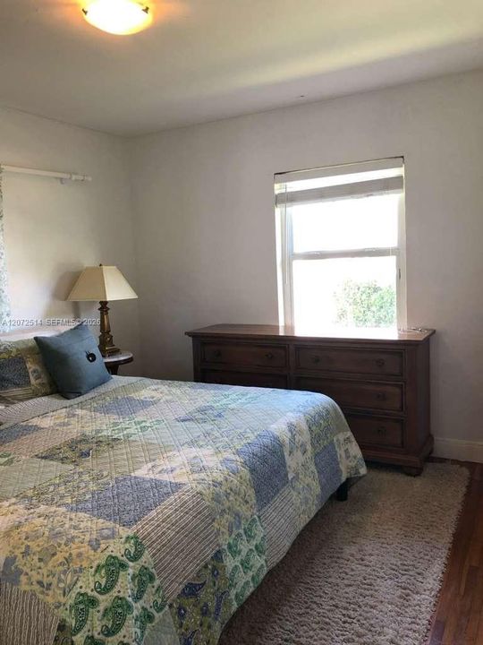 For Sale: $425,000 (2 beds, 1 baths, 786 Square Feet)