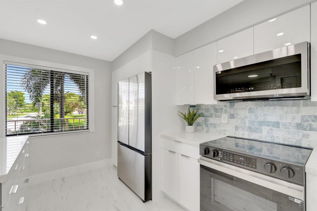 Modern Kitchen/Window