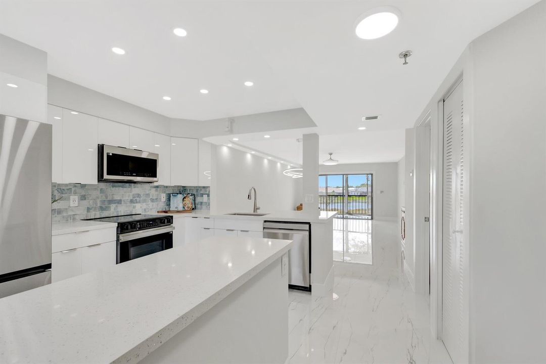 Kitchen/Living Area